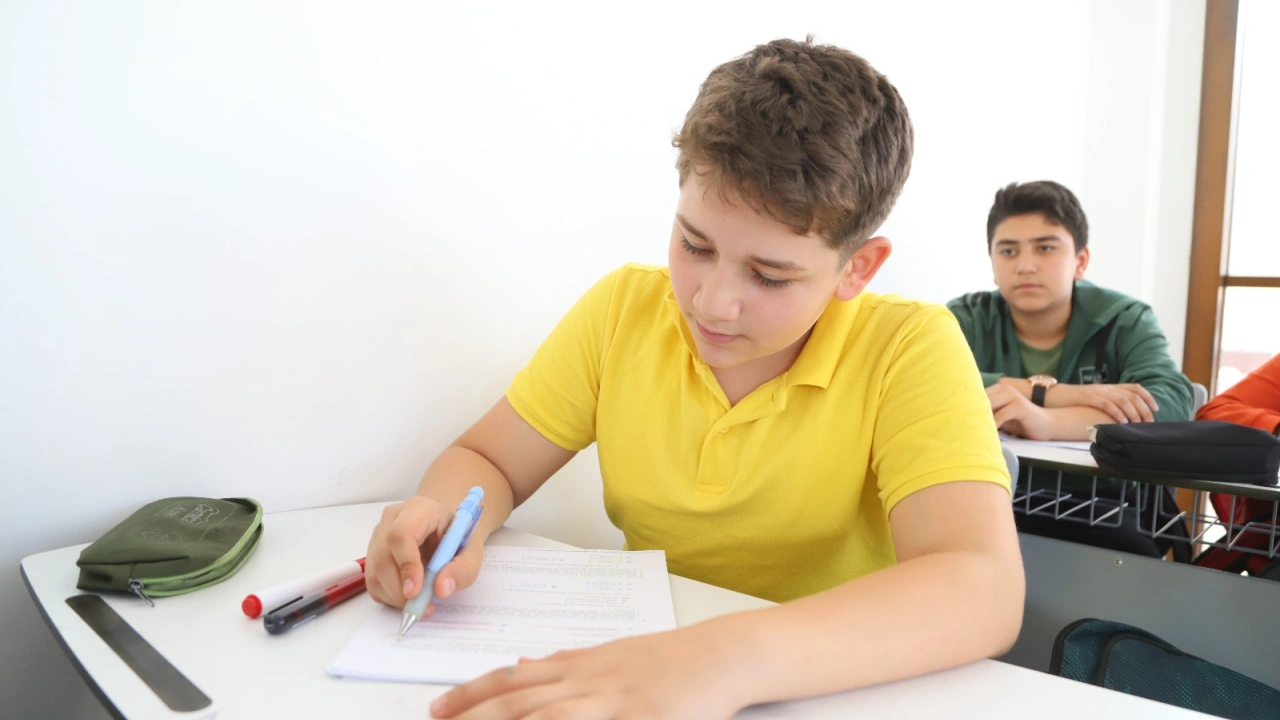 Battalgazi’de 450 Öğrenciye Ücretsiz Eğitim Desteği!