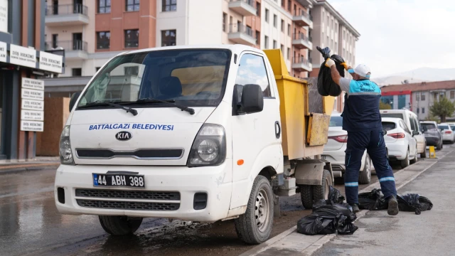 Battalgazi’de Temizlik Çalışmaları Aralıksız Sürüyor