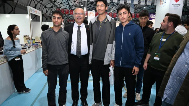 Malatya Kitap Fuarı’na 5 Günde 100 Bin Ziyaretçi! — Fotoğraf 1
