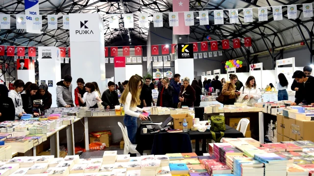 Malatya Kitap Fuarı’na 5 Günde 100 Bin Ziyaretçi! — Fotoğraf 2