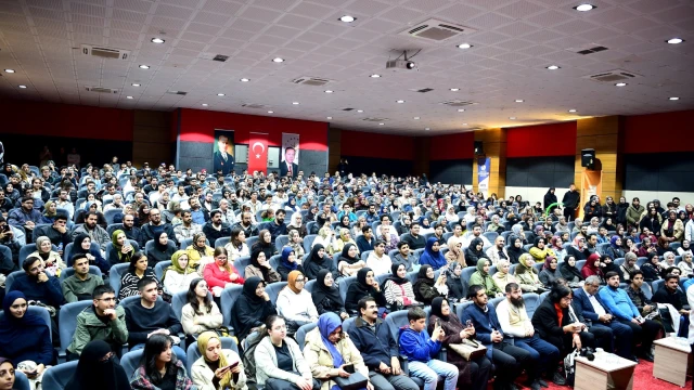 Malatya Kitap Fuarına  Ziyaretçi Akını — Fotoğraf 1