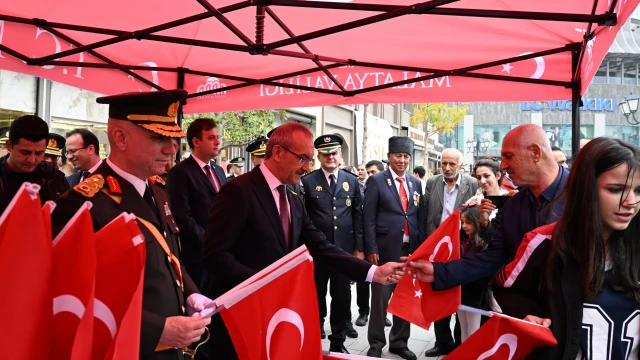 Malatya’da Cumhuriyet Bayramı kutlamaları başladı — Fotoğraf 1