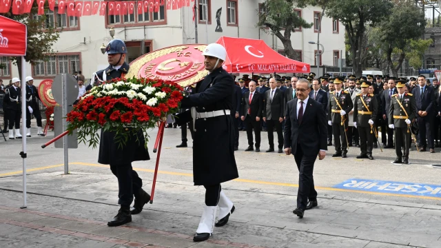 Malatya’da Cumhuriyet Bayramı kutlamaları başladı — Fotoğraf 2