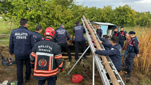 Malatya’da  Metrelik Kuyuya Düşen Genç Kız Kurtarıldı — Fotoğraf 1