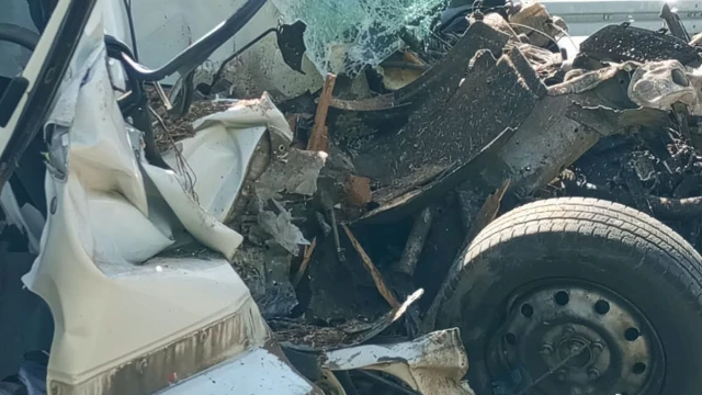 Malatya’da Minibüs Traktöre Çarptı 1 Yaralı — Fotoğraf 1