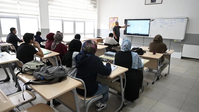 Malatya’da Öğrencilere Dershane Ortamında Eğitim — Fotoğraf 1