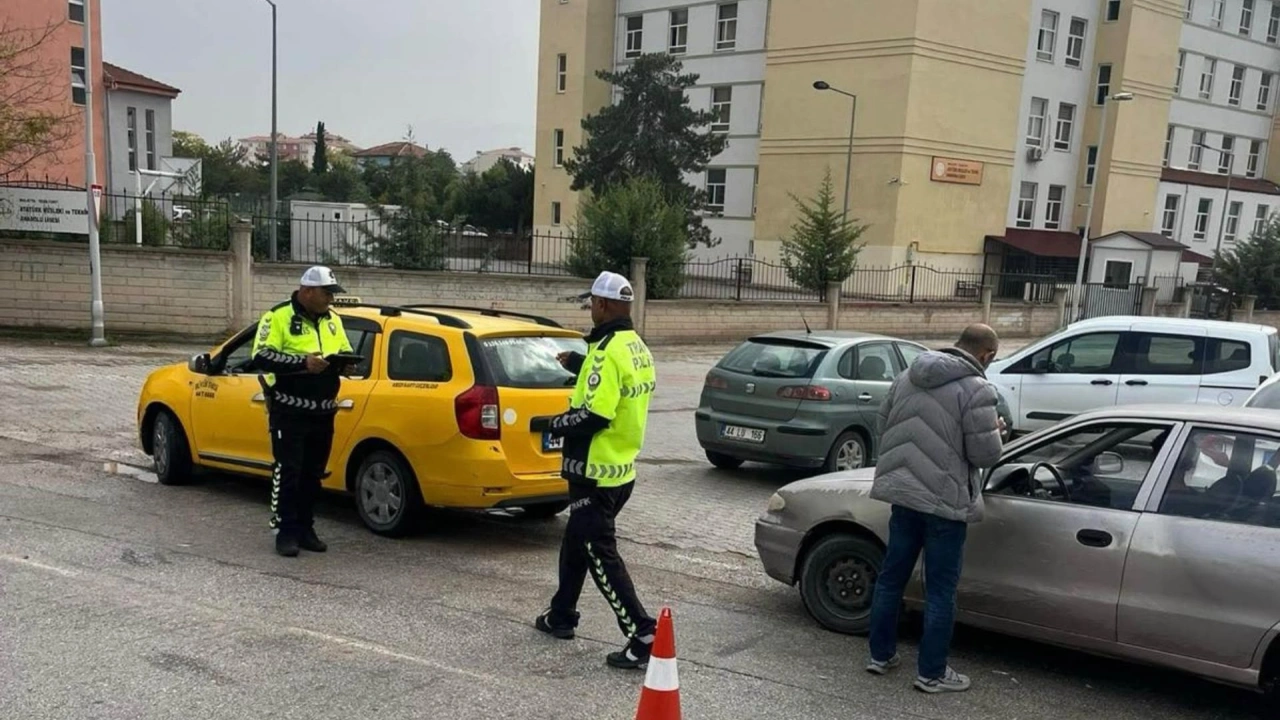 Malatya’da Okul Çevrelerinde Sıkı Denetim!