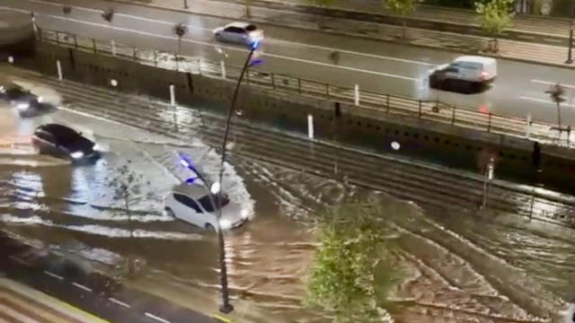 Malatya’da Sağanak Yağış Hayatı Felç Etti — Fotoğraf 1