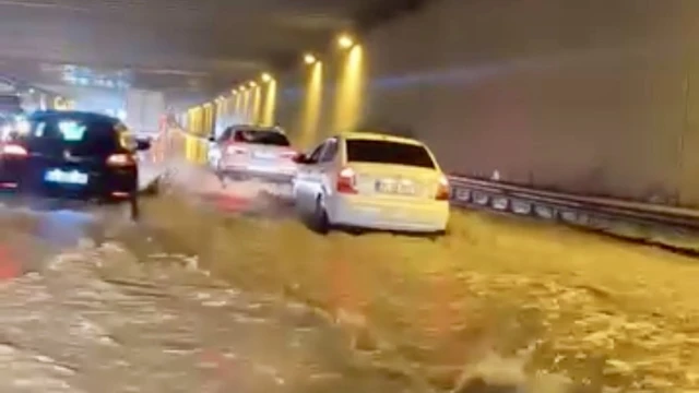Malatya’da Sağanak Yağış Hayatı Felç Etti — Fotoğraf 3