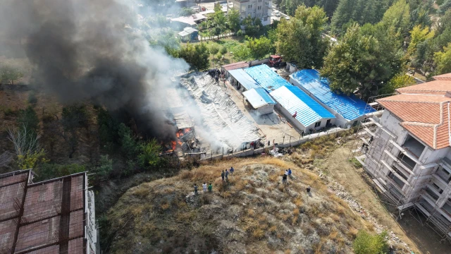 Malatya’da Şantiye Alanında Korkutan Yangın