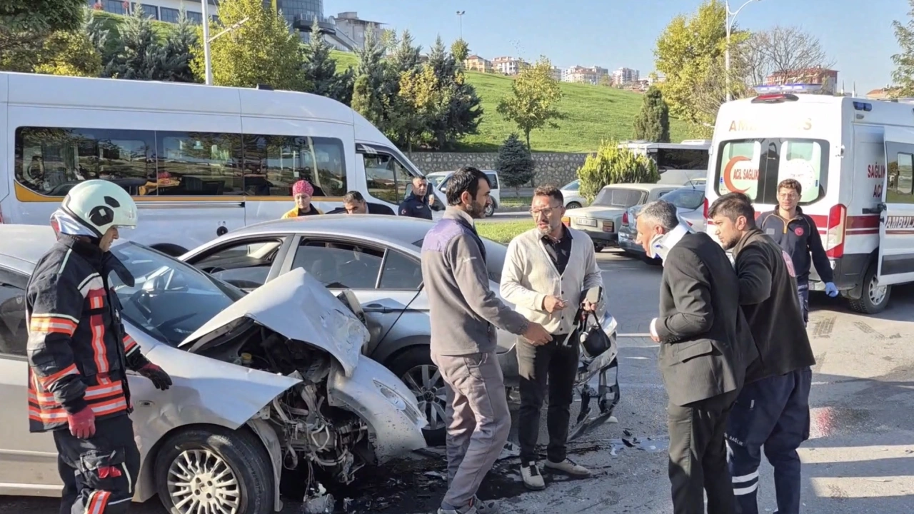 Malatya’da Zincirleme Trafik Kazası, 3 Yaralı