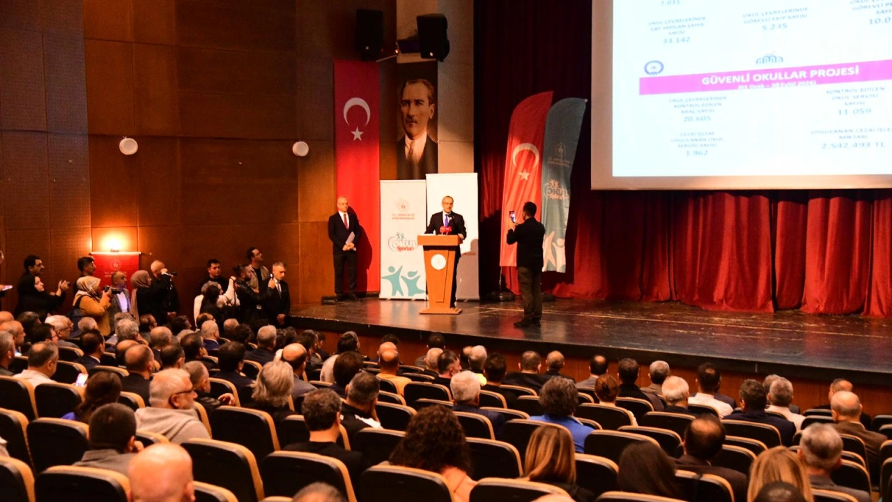 Vali Yavuz, "Asıl Görevimiz Geleceği İnşa Etmektir"