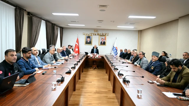 Vali Yavuz, Şehit Aileleri ve Gazilerle Buluştu — Fotoğraf 1