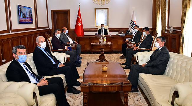 Kayısı Kurulu Üyeleri,Vali Baruş’u Ziyaret Etti