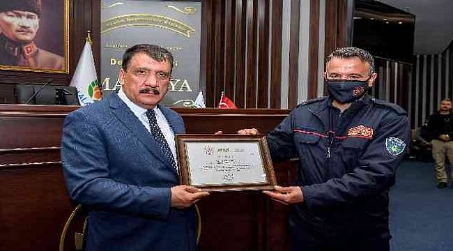 Bakan Soylu'dan Gürkan ile Personele Teşekkür Belgesi