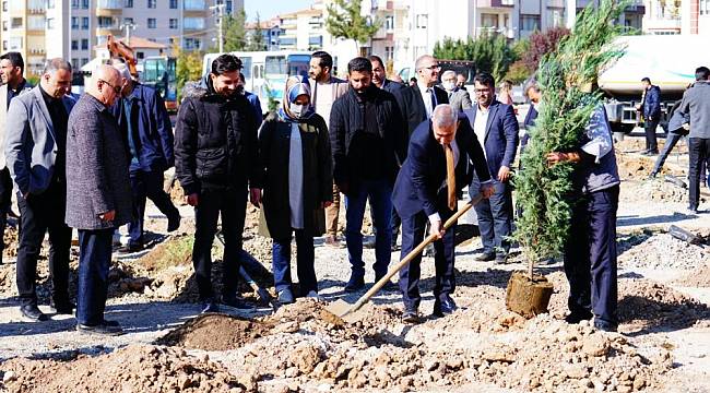 Yeşilyurt Belediyesi’nden Bin Fidan Desteği
