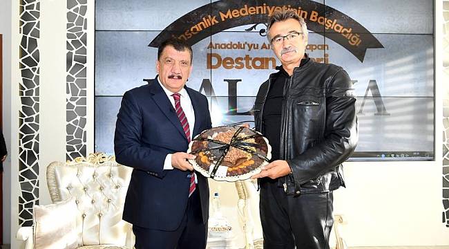 Eski Bakan Tüzmen, Başkan Gürkan’ı Ziyaret Etti
