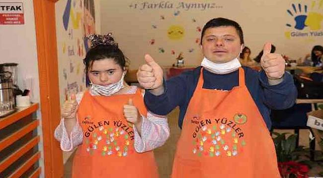 Malatya'da Gülen Kafede Yüzler Gülüyor
