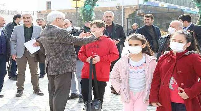 Güder,Yetim Gülerse Dünya Güler