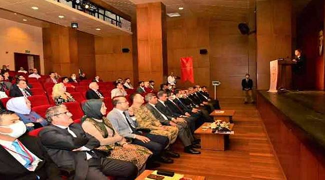Vali Baruş'tan Teknoloji Uyarısı
