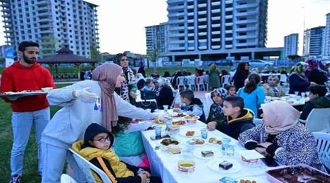 Yeşilyurt'ta Yetim Ve Öksüz Çocuklar Unutulmadı
