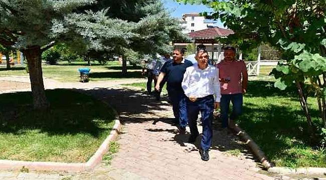 Yeşilyurt'ta Park Yenileme Çalışmaları Sürüyor