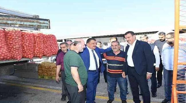 Gürkan Ve Tufenkci'den Hal Esnafına Ziyaret