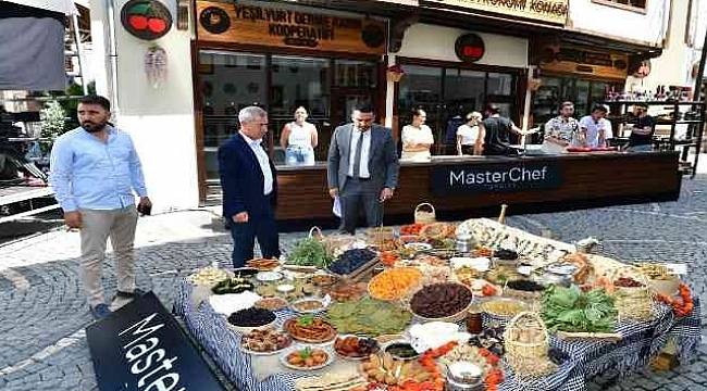 Yeşilyurt'ta Yöresel Yemekler Görücüye Çıktı 