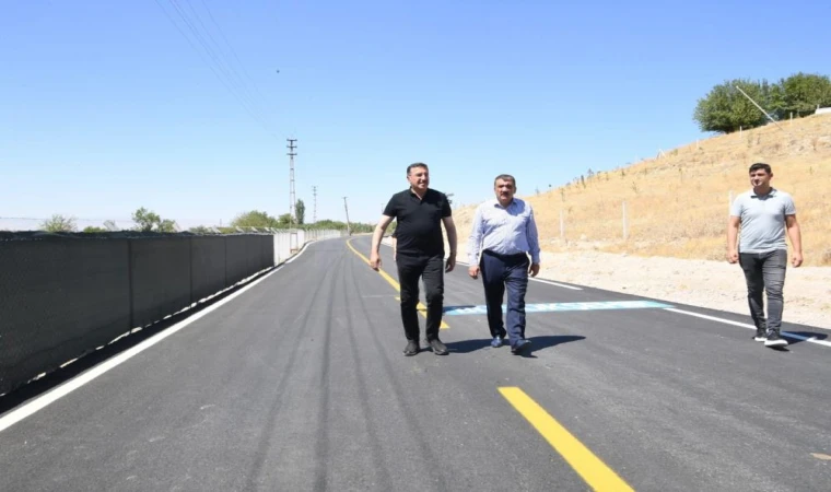 Malatya Büyükşehir, Yolları Asfaltlamaya Devam Ediyor