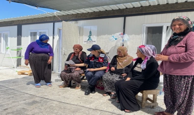 Kadın Jandarmalar Doğanşehir'de KADES'i Anlattı