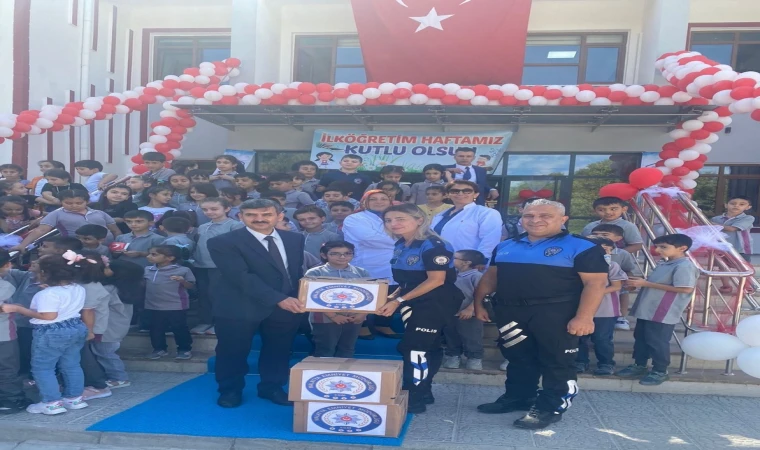 Malatya Polis'inden Öğtencilere Anlamlı Destek