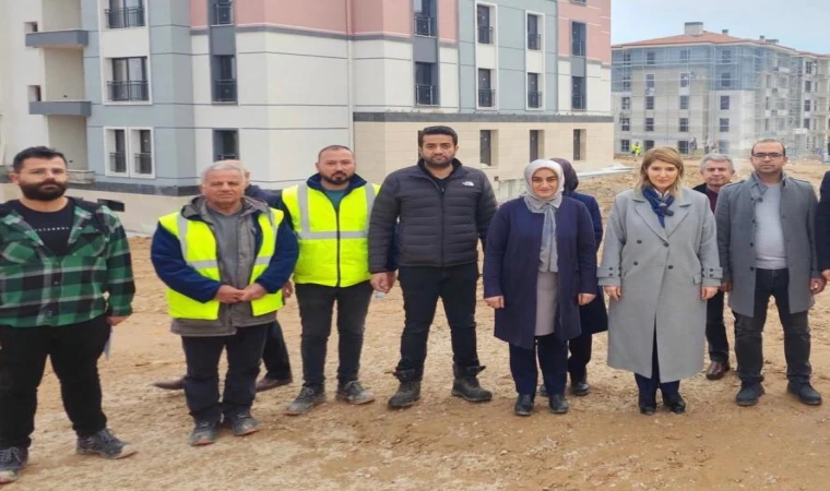 Ölmeztoprak,Yaralar Hızla Sarılıyor