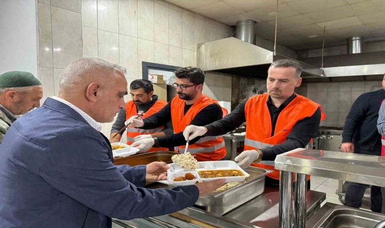 MAGİNDER’den Hasta Yakınlarına İftar Yemeği