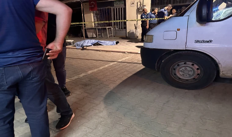 Kaldırımda Yürürken Yere Yığılan Adam Hayatını Kaybetti