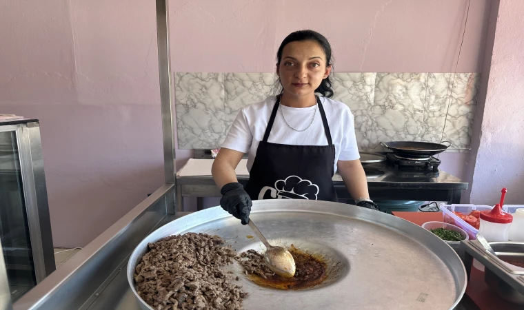 Malatya’da Anne ve Kızından Tantuni Lezzetinde İddialıyız Mesajı
