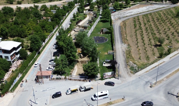 Battalgazi’de Parklarda Temizlik Çalışmaları Devam Ediyor
