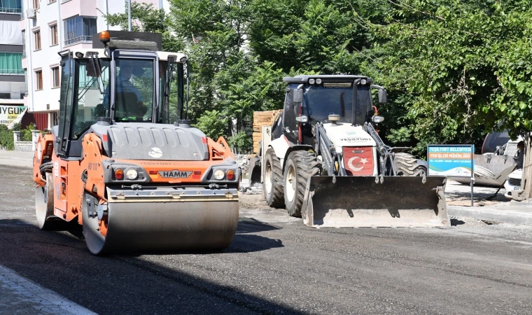 Yeşilyurt’ta Yollar Sil Baştan Yenileniyor!
