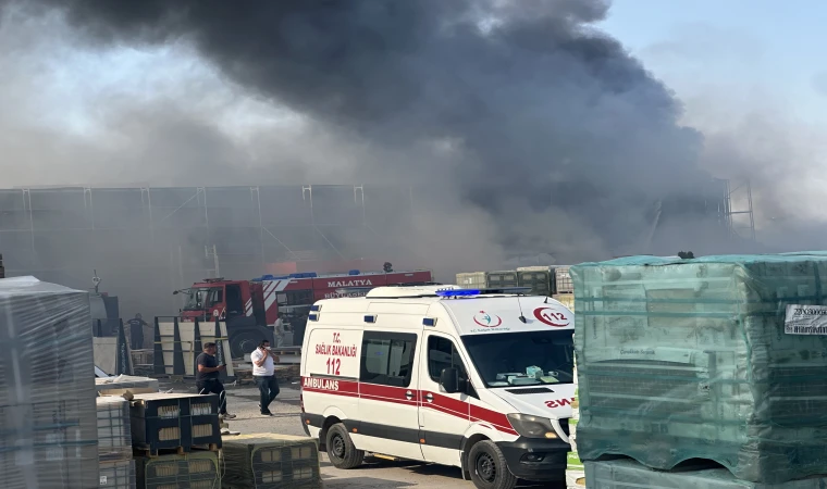 Malatya’da İnşaat Malzemeleri Satan İşyerinde Korkutan Yangın