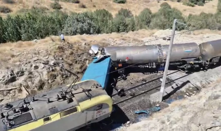 Malatya’da İki Yük Treni Çarpıştı