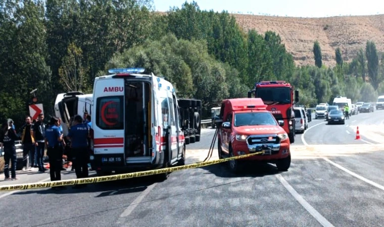 Malatya’da Tır Devrildi, Sürücü Ağır Yaralandı