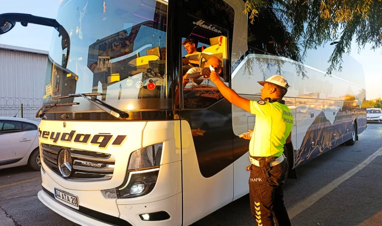 Uzun Seyahatlarda Emniyet Kemeri Hayat Kurtarıyor