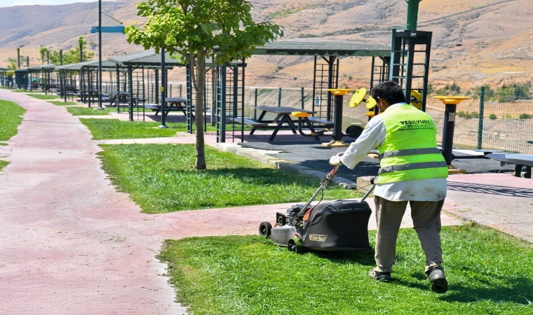 Yeşilyurt’ta Parklar Yenileniyor