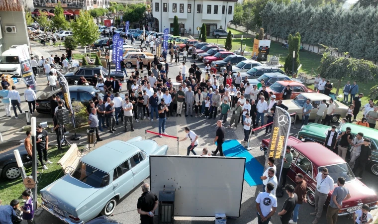 Malatya’da Klasik Mercedes Rüzgarı Esti