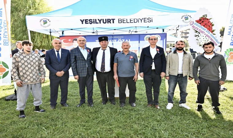 Malatya’da Turgut Özal, Karakucak Güreşleri Başladı