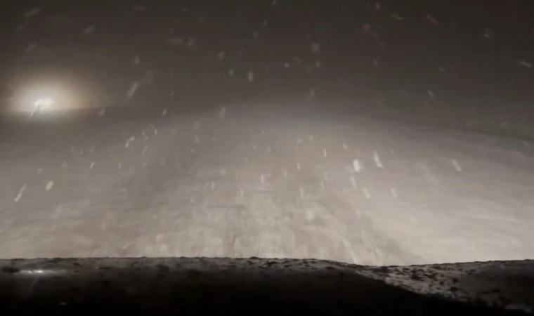 Malatya-Sivas Yolu Kar Yağışından Dolayı Kapatıldı