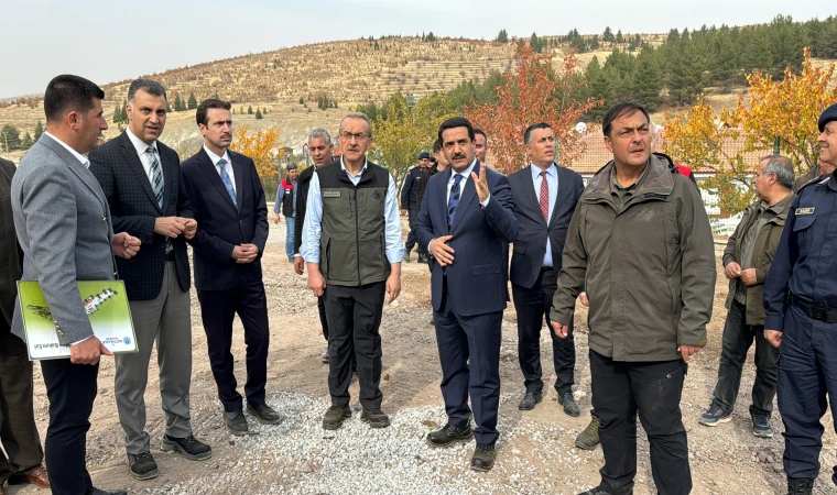 Vali Yavuz, Battalgazi’de Hayvan Barınağını Ziyaret Etti