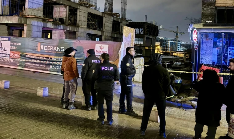 Kanalboyunda İstinat Duvarı Çöktü; Yol Trafiğe Kapatıldı!