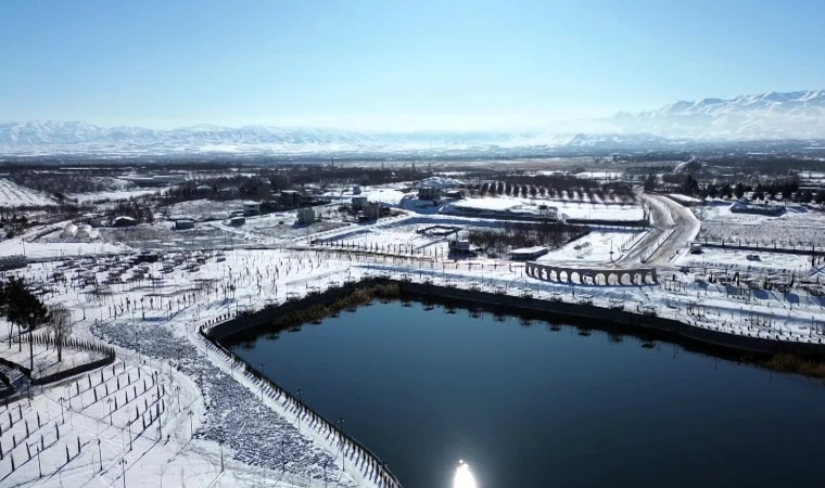 Malatya Karla Beyaza Büründü