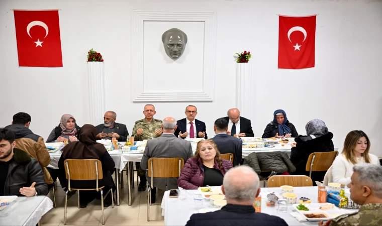 2’nci Ordu Komutanlığında Şehit ve Gazi Ailelerine İftar