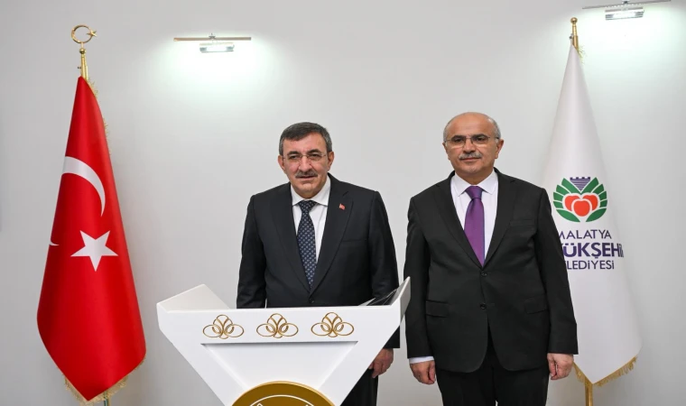 Yılmaz’dan Başkan Sami Er’e Kütüphane Tebriği